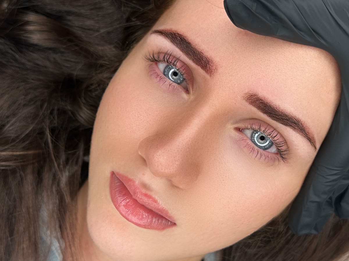 Powder Brows aus Sanaz' Studio
