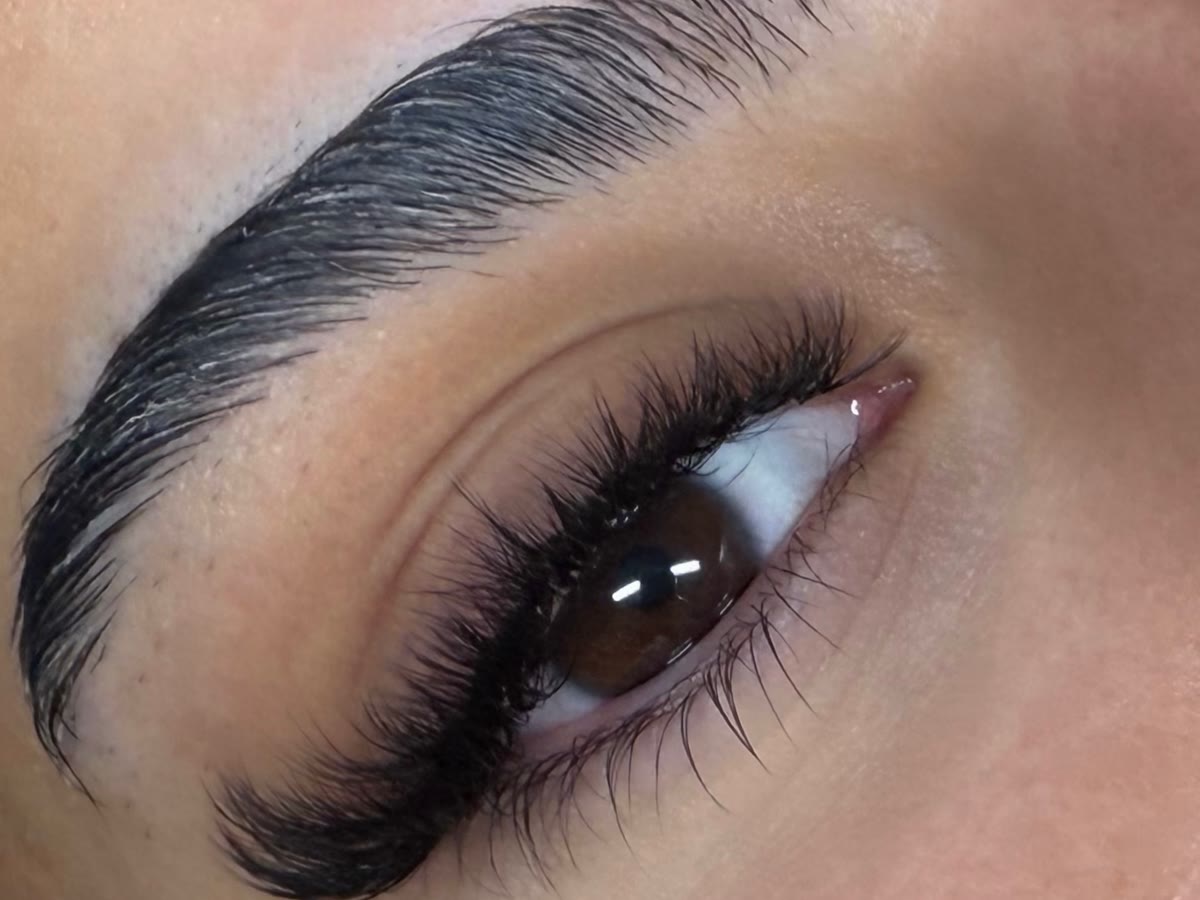 Wimpernverlängerung aus Sanaz' Studio